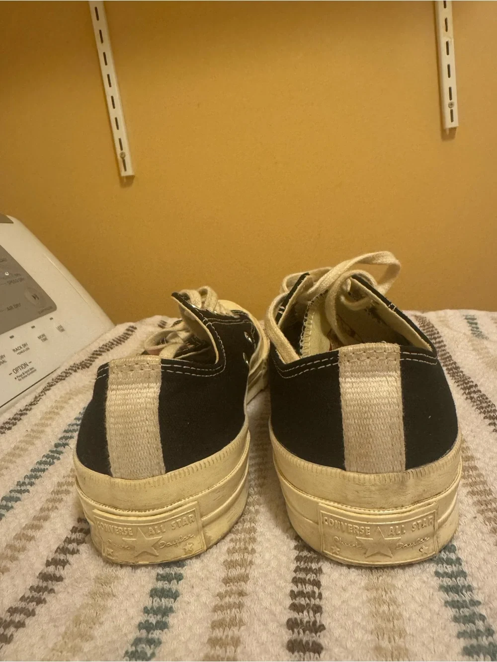 Converse low top